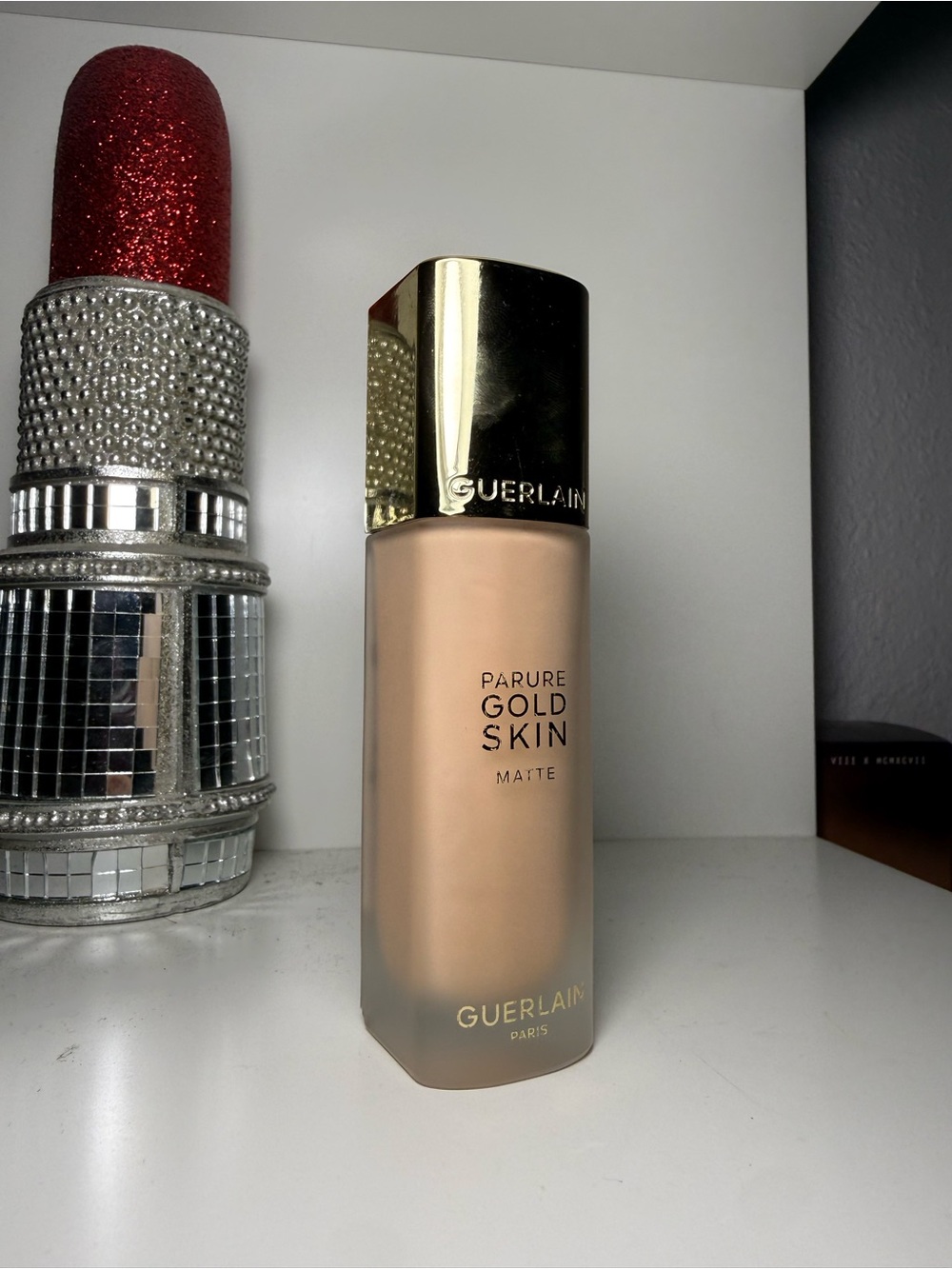 GUERLAIN Parure Gold Skin Matte Foundation — light shade